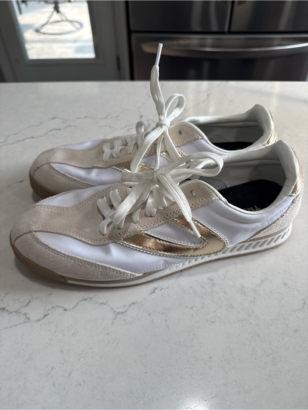 Tretorn Kristine Elite G White /Beige/Gold Lace Up Low Top Athletic Sneakers 9.5